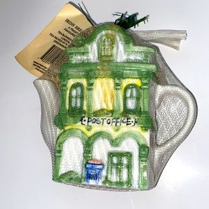 Twinning‘s Collectible tea pot post office gift set